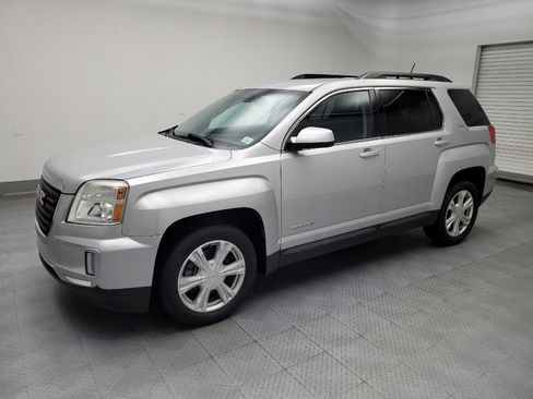 Used 2017 GMC Terrain SLE w/ Convenience Package image 2