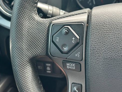 Used 2022 Toyota Tacoma TRD Off-Road AWD/4WD image 34