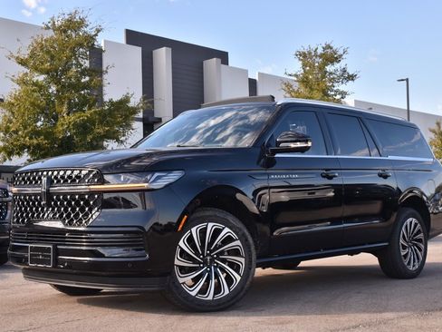 New 2025 Lincoln Navigator L Black Label image 8