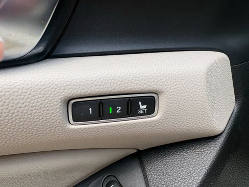Certified 2018 Honda Accord Touring image 11