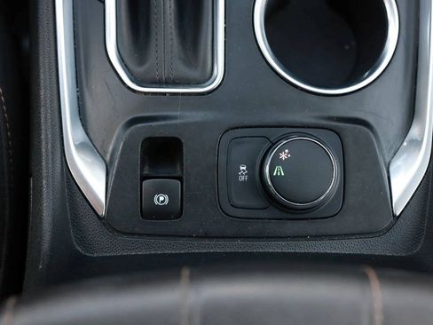 Used 2019 Chevrolet Traverse LS FWD image 25