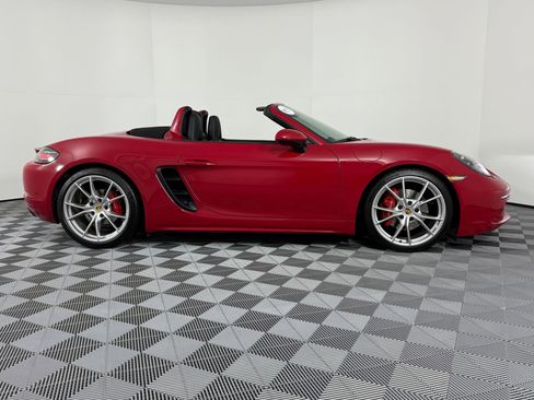Used 2018 Porsche 718 Boxster S image 8