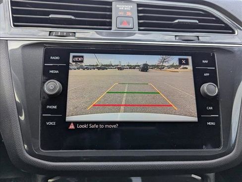 Used 2022 Volkswagen Tiguan SEL R-Line image 19
