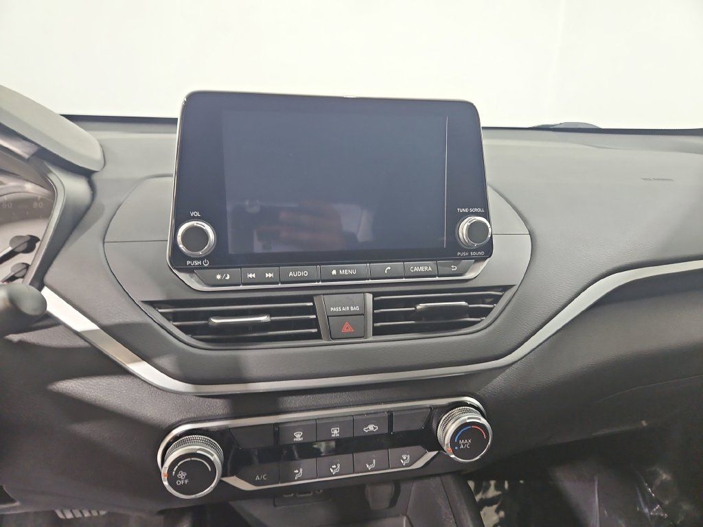 Used 2025 Nissan Altima 2.5 S FWD image 19