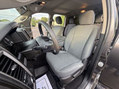 Used 2019 RAM 1500 Express w/ Express Value Package AWD/4WD image 14