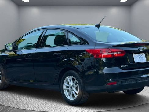 Used 2016 Ford Focus SE FWD image 4