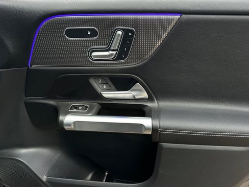 Certified 2023 Mercedes-Benz GLB 250 image 31