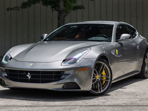 Used 2013 Ferrari FF image 2