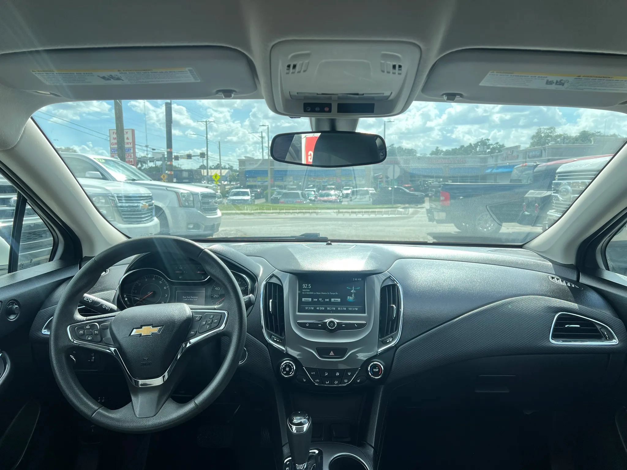 Used 2018 Chevrolet Cruze LT w/ Convenience Package FWD image 10