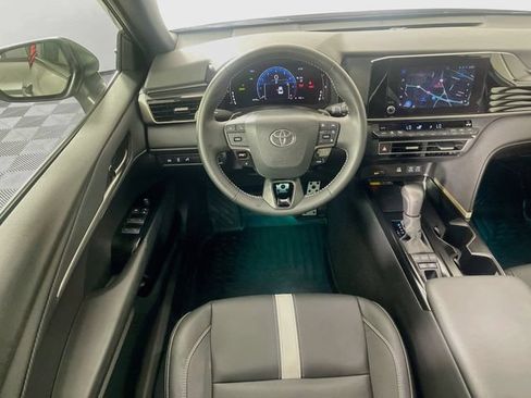 Used 2026 Toyota Camry SE FWD image 22