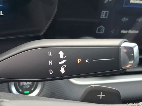 Used 2025 Chevrolet Equinox LT AWD/4WD image 14