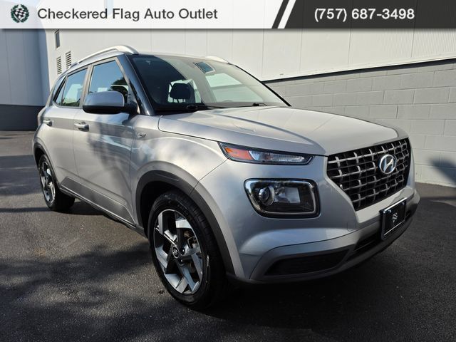 Used 2025 Hyundai Venue SEL FWD image 7