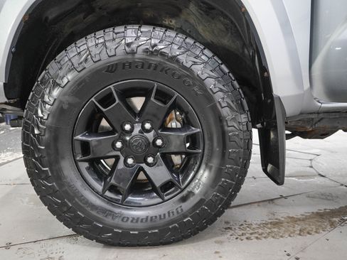 Used 2017 Toyota Tacoma TRD Sport w/ Premium & Technology Package AWD/4WD image 29
