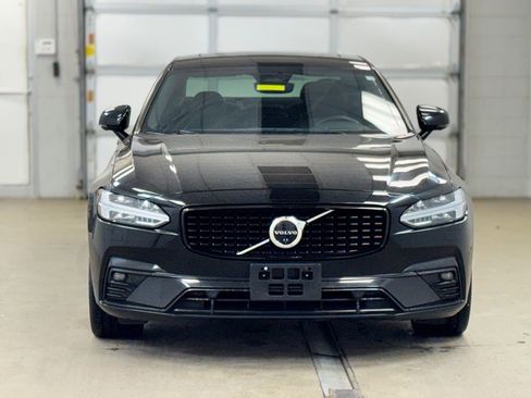 Used 2022 Volvo S90 B6 R-Design w/ Advanced Package image 2
