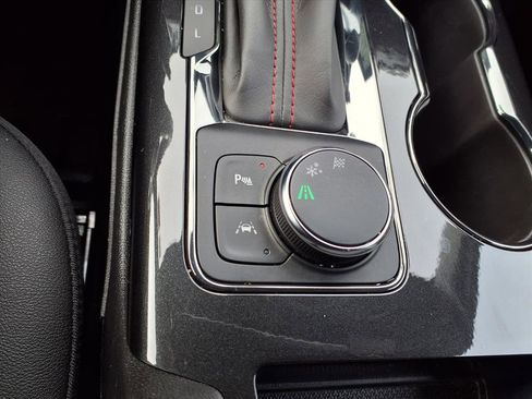 Used 2025 Chevrolet Blazer RS w/ Driver Confidence II Package image 11