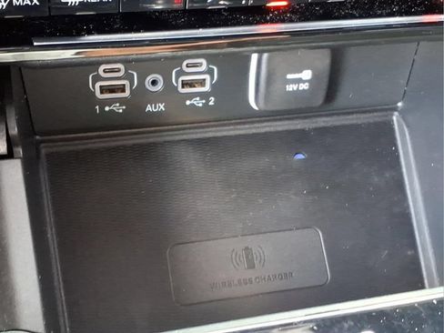 Used 2024 Jeep Grand Cherokee Altitude AWD/4WD image 11