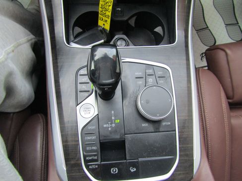 Used 2019 BMW X5 xDrive40i w/ M Sport Package image 22