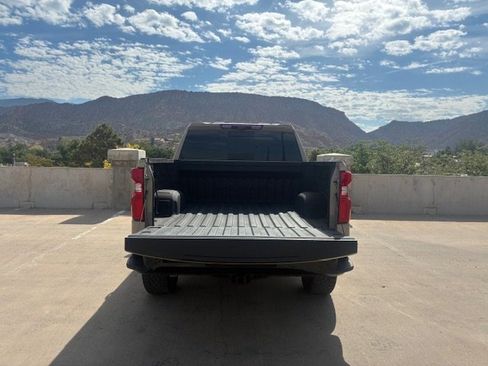 Used 2023 Chevrolet Silverado 1500 ZR2 w/ Technology Package image 8