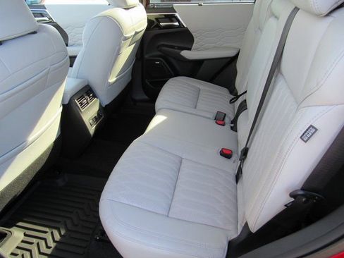 New 2026 Mitsubishi Outlander SEL FWD image 8