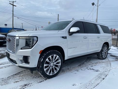 Used 2024 GMC Yukon XL Denali image 8