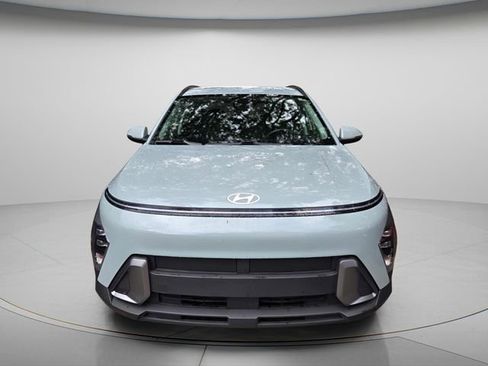 Used 2024 Hyundai Kona SEL w/ Convenience Package image 3