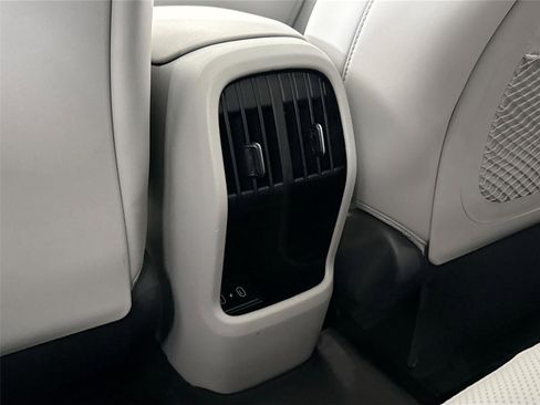 Used 2024 Hyundai Kona Limited FWD image 36