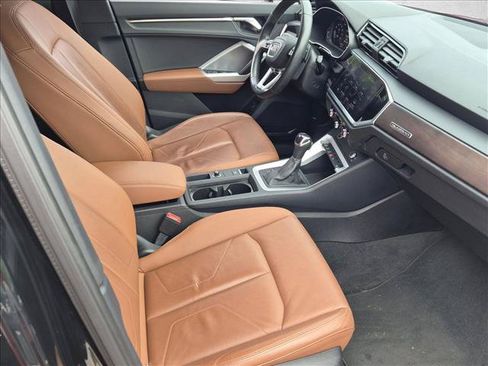 Used 2022 Audi Q3 2.0T Premium w/ Convenience Package AWD/4WD image 19