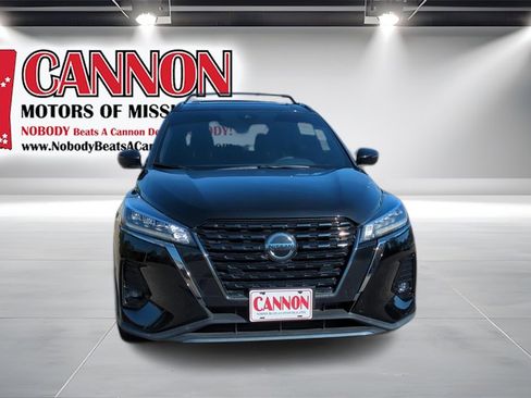 Used 2021 Nissan Kicks SR w/ Interior Electronics Package image 2