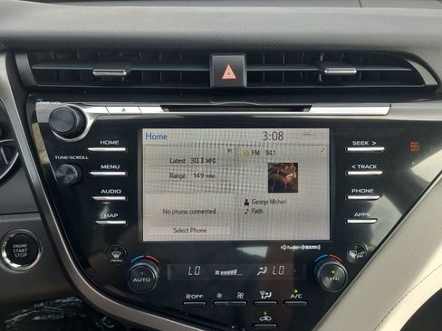 Used 2019 Toyota Camry XLE w/ Carpet Mat Package FWD image 20