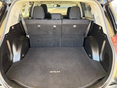 Used 2015 Toyota RAV4 LE image 12