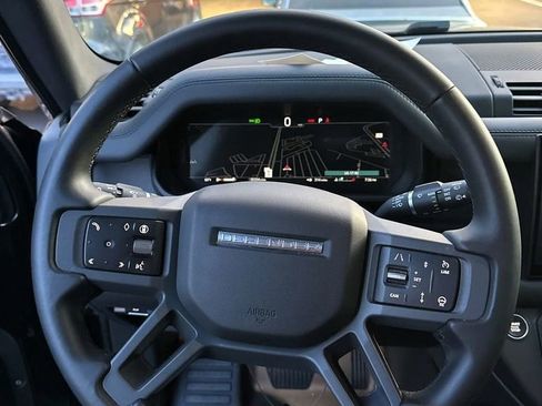 Used 2025 Land Rover Defender 110 S image 13