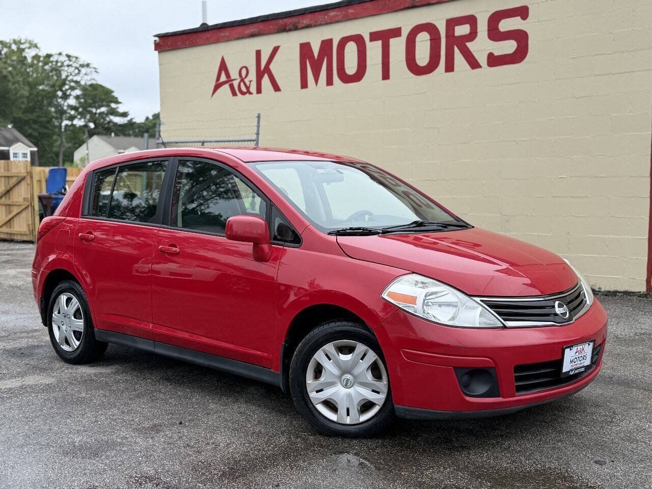 Used 2010 Nissan Versa 1.8 S w/ PWR Plus Pkg FWD image 1