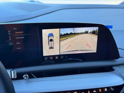 New 2026 Cadillac Optiq Luxury 2 image 31