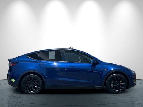 Used 2023 Tesla Model Y Long Range AWD/4WD image 3