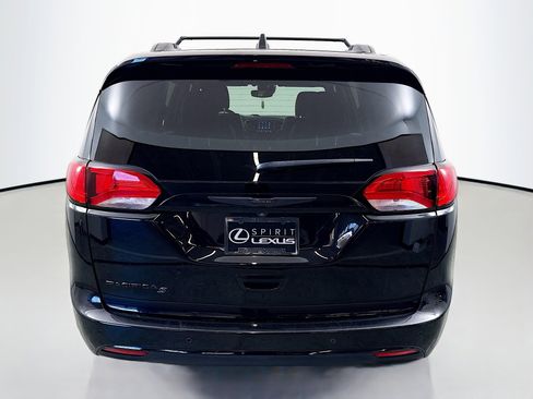 Used 2019 Chrysler Pacifica Touring-L Plus w/ Advanced Safetytec Group image 6