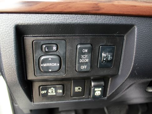 Used 2019 Toyota Tundra Limited image 24