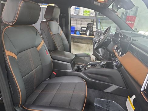 New 2026 GMC Canyon AT4 AWD/4WD image 10