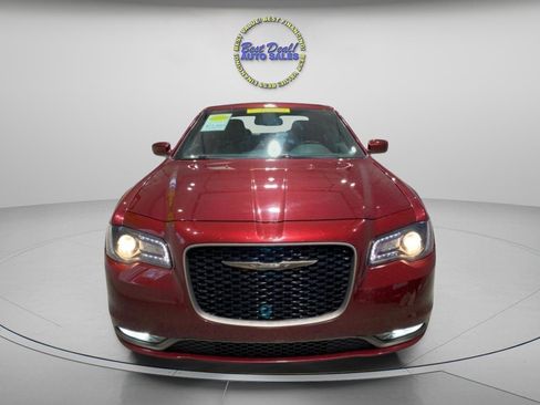 Used 2019 Chrysler 300 S w/ 300S Alloy Edition RWD image 6