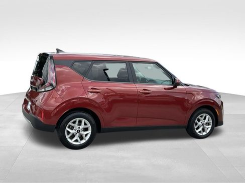 Used 2024 Kia Soul LX w/ Option Group 015 FWD image 12