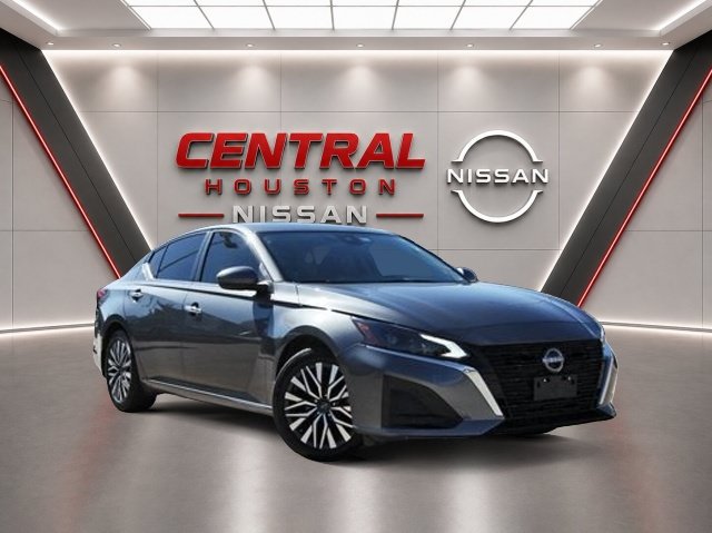 Used 2024 Nissan Altima 2.5 SV w/ SV Premium Package FWD image 1