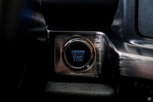 Used 2025 Ford F350 Lariat AWD/4WD image 23