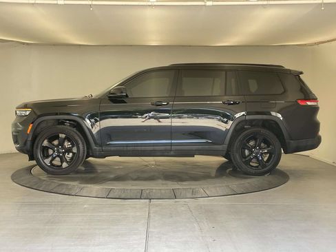 Used 2023 Jeep Grand Cherokee L Laredo AWD/4WD image 2