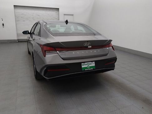 Used 2024 Hyundai Elantra SEL image 6