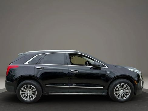 Used 2017 Cadillac XT5 Luxury w/ Driver Awareness Package image 8