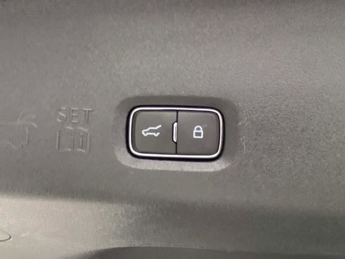 Used 2025 Ford Expedition Active image 9