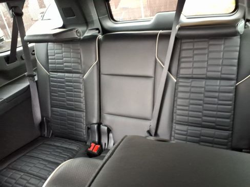 Used 2023 Cadillac Escalade ESV Sport Platinum AWD/4WD image 17
