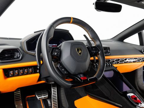 Used 2023 Lamborghini Huracan Tecnica RWD image 18