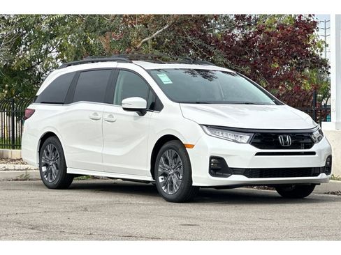 New 2026 Honda Odyssey Touring image 2