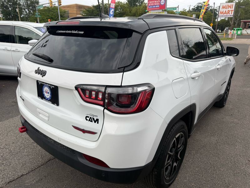 Used 2025 Jeep Compass Trailhawk AWD/4WD image 5