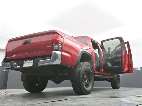 Used 2017 Toyota Tacoma TRD Off-Road w/ Tow Package (A/T) image 54